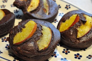 DSC_6673 • nogetiovnen.dk Nektarin muffins med marsbar - svampede chokolademuffins