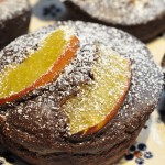 Chokolademuffins med nektariner og Marsbar