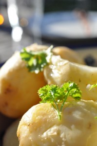 Nye danske kartofler med persille - kogetid 