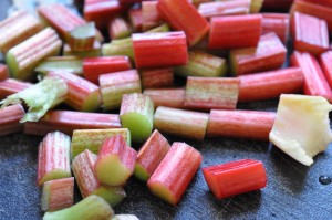 Rabarber crumble med kokos og mandler