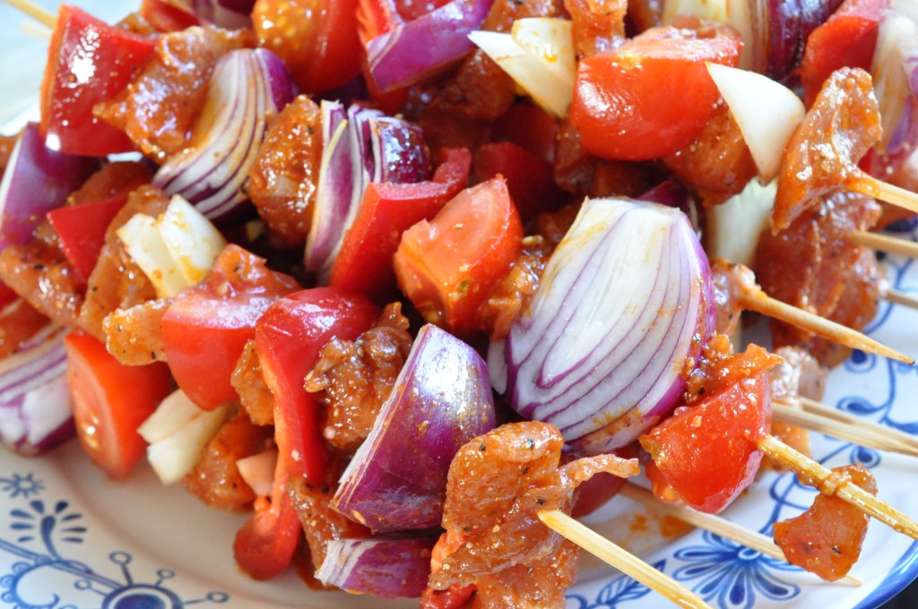Grillspyd opskrift med svinekød og grøntsager