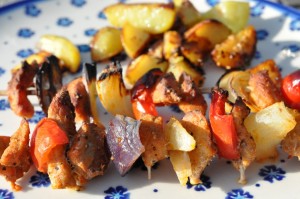 Grillspyd opskrift med svinekød og grøntsager
