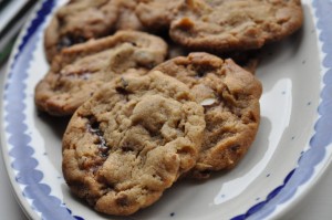 DSC_7377 • nogetiovnenstaging.com Cookies uden æg med nødder og chokolade