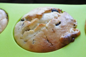Blåbærmuffins med hvid chokolade & marcipan