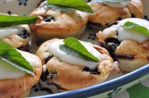 Blåbærmuffins med hvid chokolade & marcipan