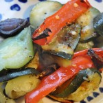 Ovngrillet grønt: squash, rødløg, gulerødder og peberfrugt