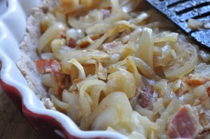 Madtærter med bacon, løg og ost - opskrift