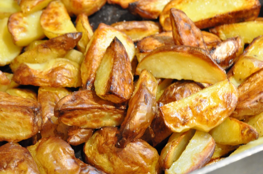 Hjemmelavede pommes frites i ovn med olie