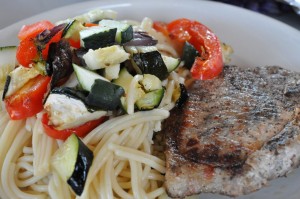 Smukke Bergen og koteletter med sommergrønt