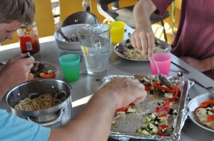 Smukke Bergen og koteletter med sommergrønt