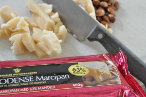 Cookies med marcipan og mandler - opskrift