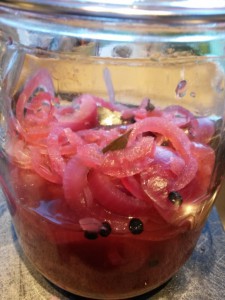 Syltede rødløg - opskrift på nemt tilbehør 