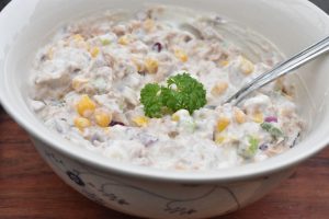 Tunsalat med majs opskrift – nem og sund