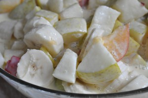 Frugtsalat med råcreme eller vaniljecreme
