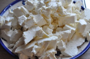 Perlebygsalat med feta, abrikos og mynte