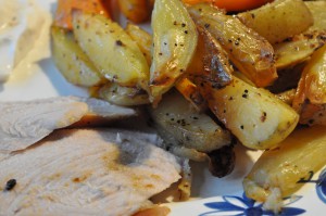 Skinkesteg med ovnkartofler og grøntsager