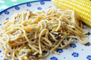 DSC_8287 • nogetiovnen.dk Pasta med ostesovs, bacon & peberfrugt - nem opskrift