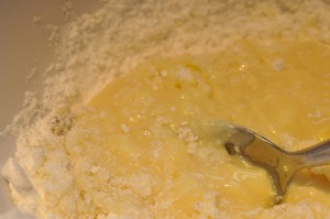 Småkager med kondenseret mælk og mandler - sprøde cookies