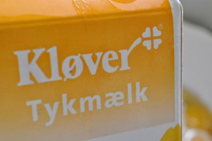 Tykmælksfromage med rabarberkompot