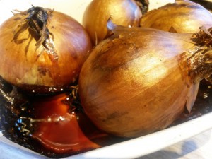 Bagte løg i ovn - nem opskrift på tilbehør