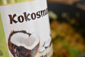 Risret med svinekød og kål - karrykål med ris 