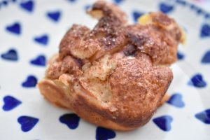 Æblekage med marcipan & kanel nem opskrift