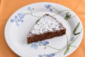 Gulerodskage - sund fedtfattig opskrift med æble