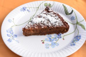 Sund gulerodskage - opskrift på fedtfattig med æble