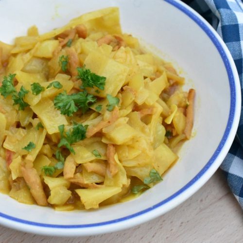 Karrykål med skinke og kokosmælk - opskrift