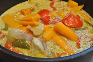 Mør og lækker skinke i Römertopf med grøntsager og kokosmælk