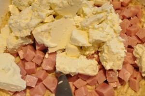 Madmuffins - skinke og feta tilsættes