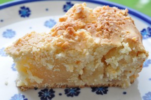 DSC_9137 • nogetiovnen.dk Æbletærte med marcipan og mandler - og nemme æblemuffins