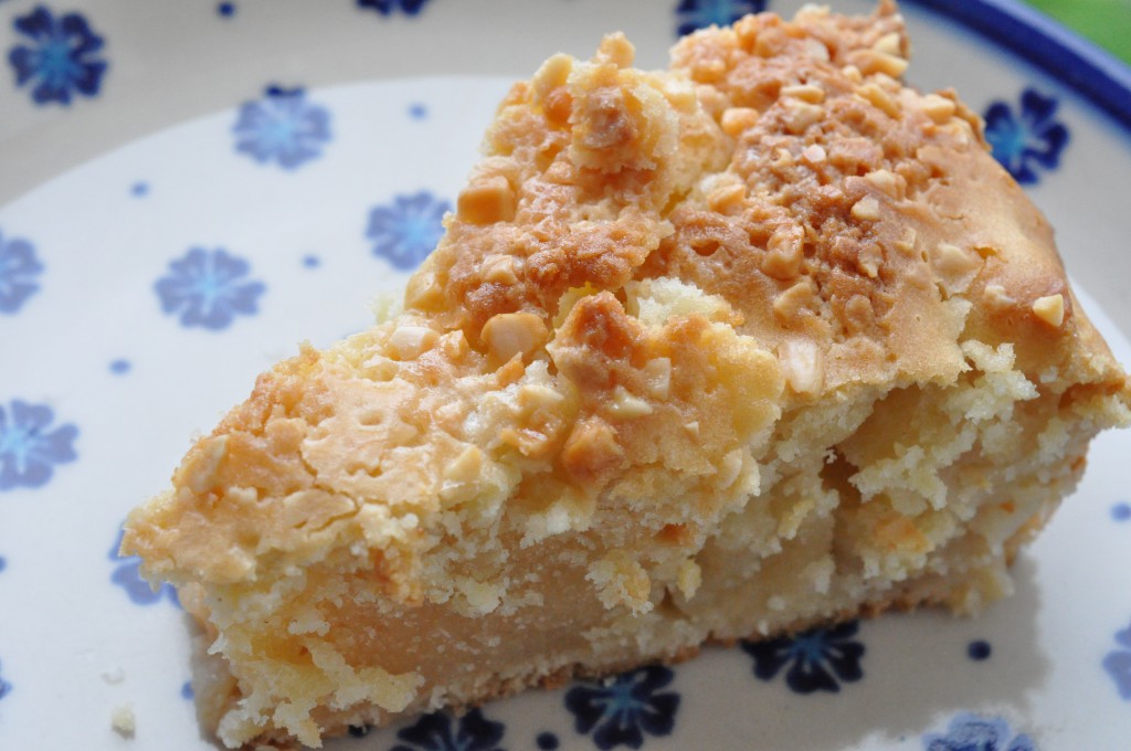 DSC_9139 • nogetiovnen.dk Æbletærte med marcipan og mandler - og nemme æblemuffins