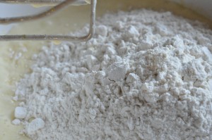 Æblekage med marcipan & kanel nem opskrift