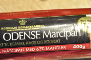 Æblekage med marcipan & kanel nem opskrift