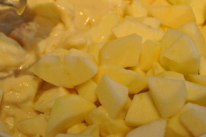 Æblekage med marcipan & kanel nem opskrift