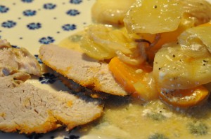 Skinke og flødekartofler med peberfrugt i stegeso