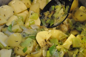 Kartoffel suppe med porrer og flødeost - nem