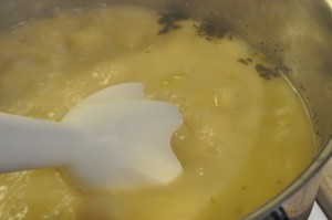 Kartoffel suppe med porrer og flødeost - nem 