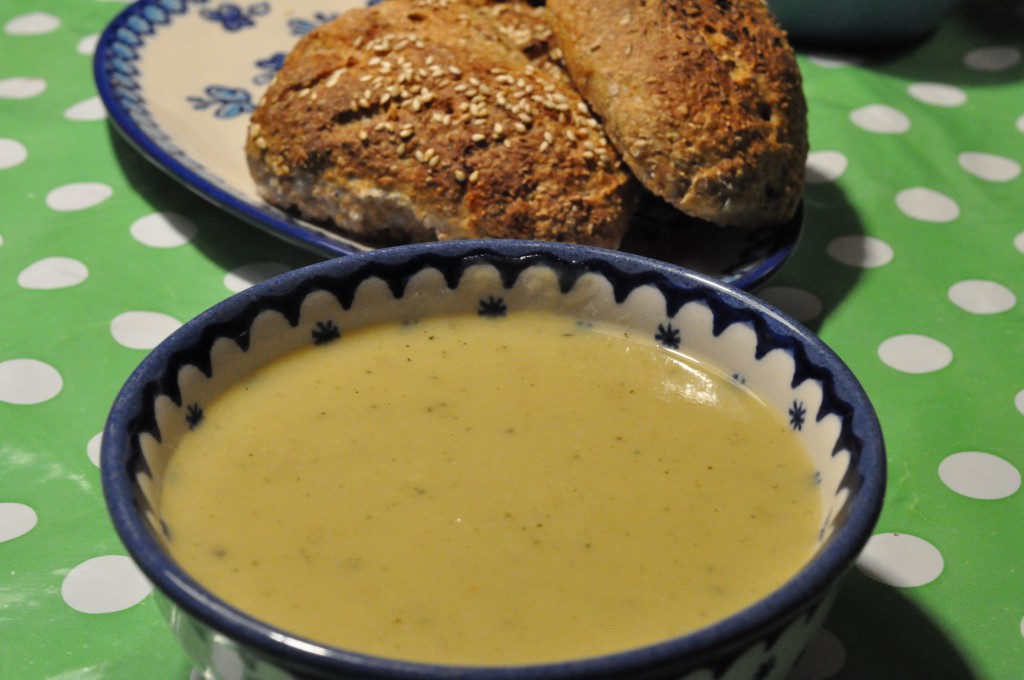 Kartoffel suppe med porrer og flødeost - nem