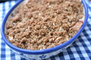 DSC_3059 • nogetiovnen.dk Æblekage med crumble af havregryn & brun farin