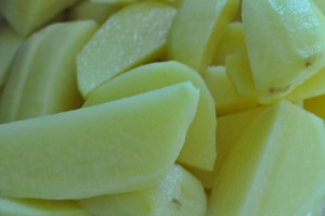 Kartofler i ovn med chili og sesam - opskrift