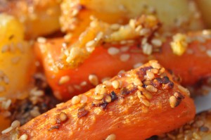 Kartofler i ovn med chili og sesam - opskrift