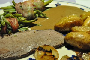 Culottesteg langtidsstegt med tilbehør & sovs