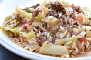 Hvidkål med oksekød, soya og ris - opskrift