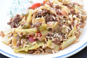 Hvidkål med oksekød, soya og ris - opskrift