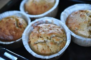 Mazarin syltetøjskager i muffinform m. marcipan & makroner