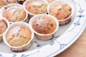 DSC_1223 • nogetiovnen.dk Mazarin syltetøjskager i muffinform m. marcipan & makroner