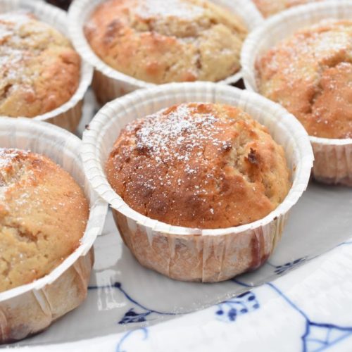 Mazarin syltetøjskager i muffinform m. marcipan & makroner