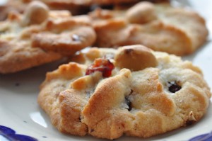 Vaniljestjerner med marcipan, tranebær og hasselnødder